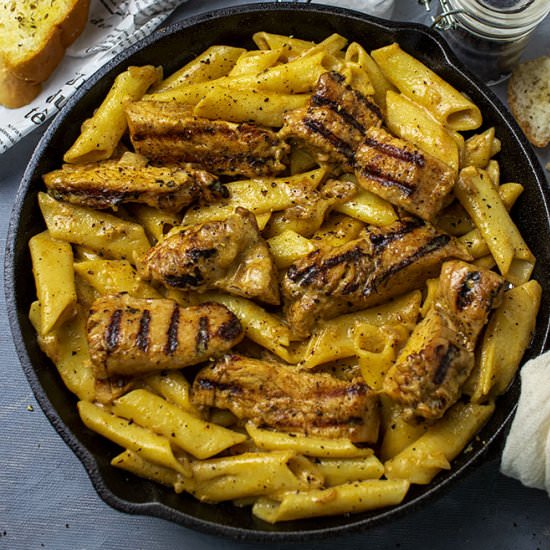 THE BEST CREAMY CHICKEN PASTA - Recipe photo by MunatyCooking