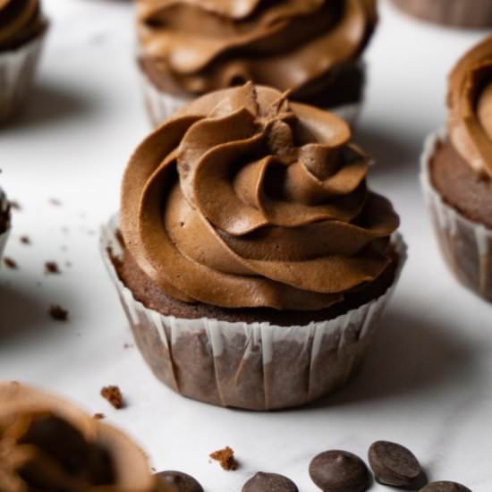 Easy chocolate cupcakes - Recipe photo by sugarpursuit