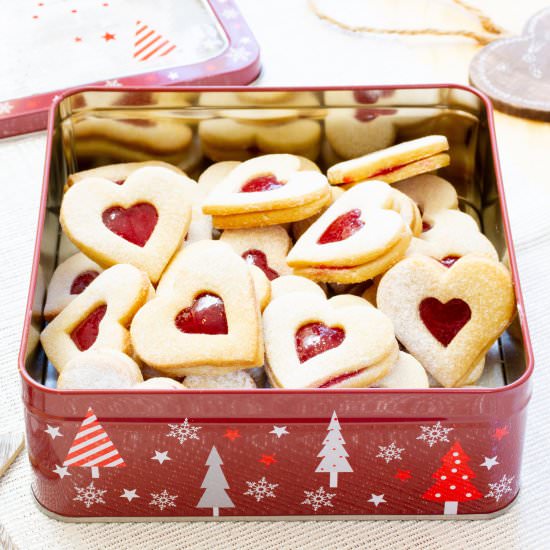 Linzer cookies - Recipe photo by mecooks.com