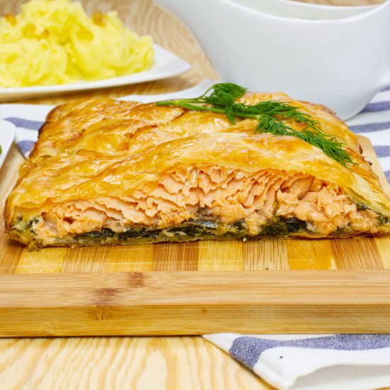 Salmon in puff pastry - Recipe photo by mecooks.com