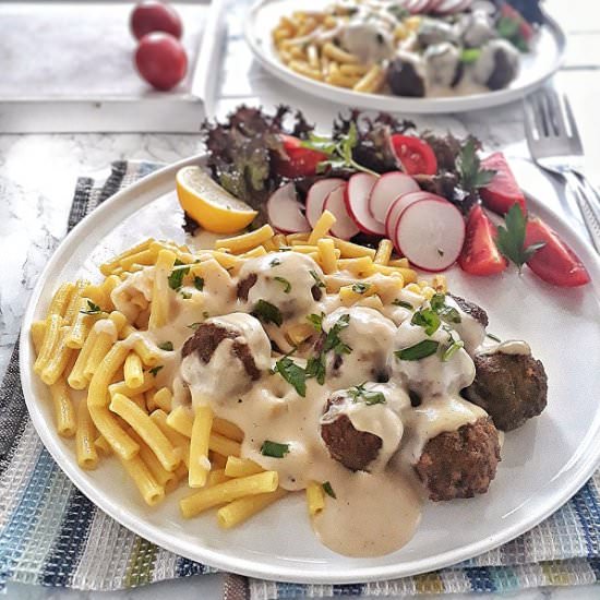 Swedish meatball with Gravy - Recipe photo by MyHomeDiaryinTurkey