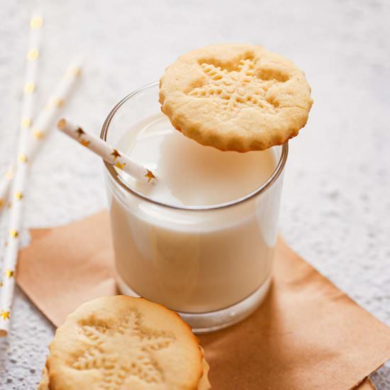 Christmas Butter Cookies Recipe - Recipe photo by yummynotes