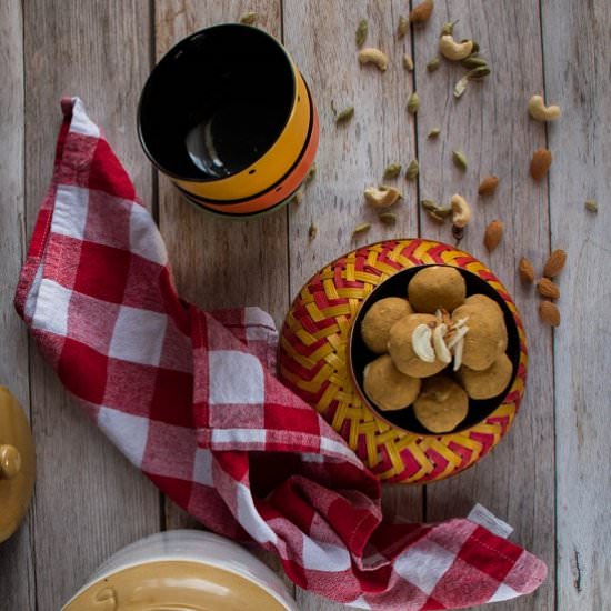 Besan Laddoo - Recipe photo by Puja