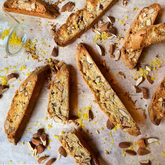 Classic almond biscotti - Recipe photo by hornoMX