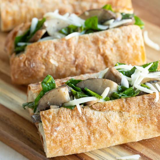 portobello mushroom spinach subs - Recipe photo by The Blond Cook