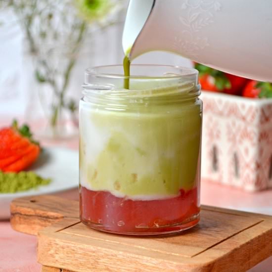 Strawberry Matcha Latte - Recipe photo by joytothefood