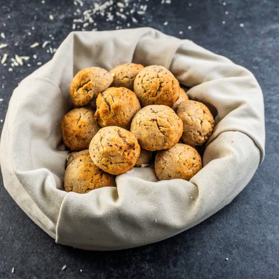 Pan de Yuca (Cheese Bread) - Recipe photo by Lifeandlemons