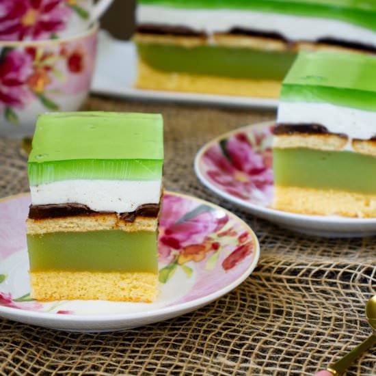 Shrek cake - Recipe photo by mecooks.com