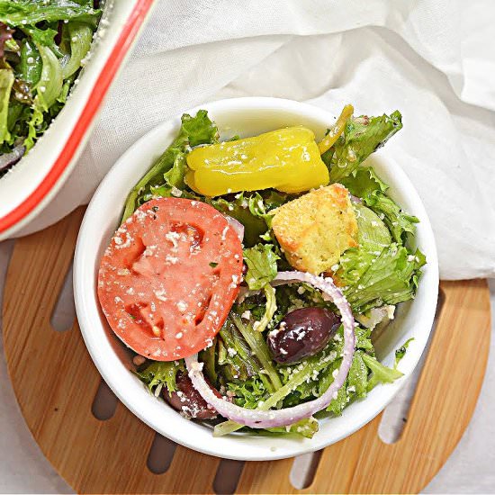 KETO COPYCAT OLIVE GARDEN SALAD - Recipe photo by Stylish Cravings