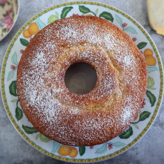 Simple lemon butter cake - Recipe photo by Food From Portugal