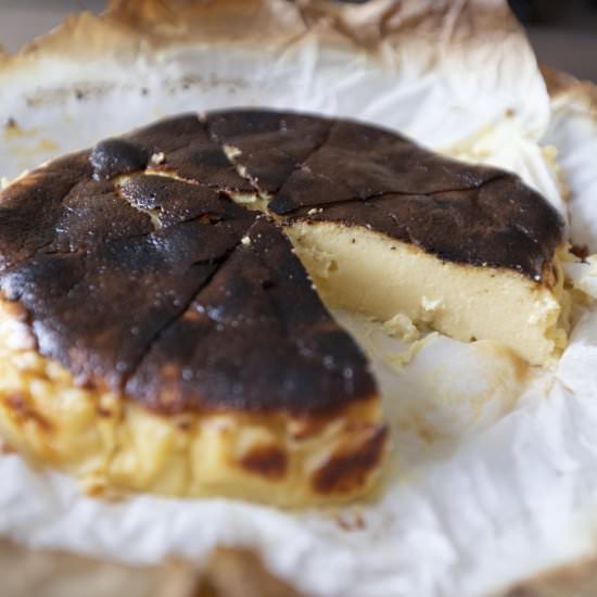Basque style cheesecake - Recipe photo by foodmakesmehappy