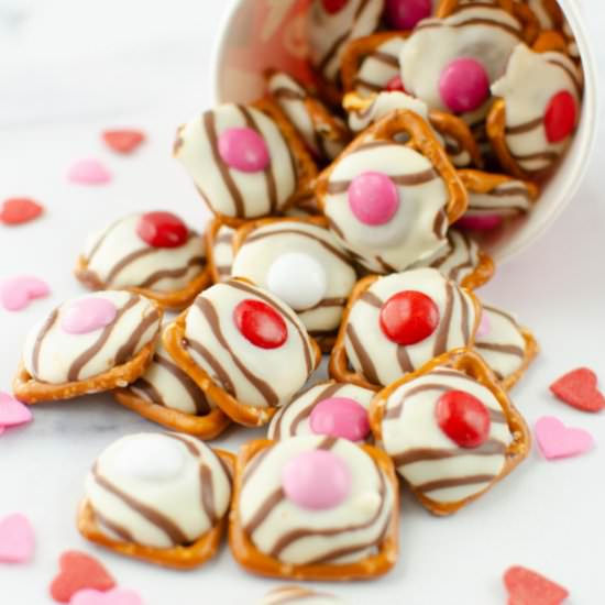 Valentine's Day Pretzel Hugs - Recipe photo by fakeginger