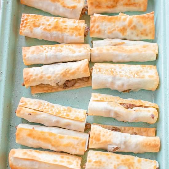 Cheesy Jalapeño Burger Wontons - Recipe photo by simplytaralynn