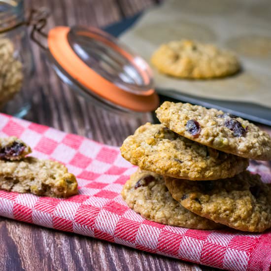 Refined Sugar-Free Oat Cookies - Recipe photo by somebodyfeedseb