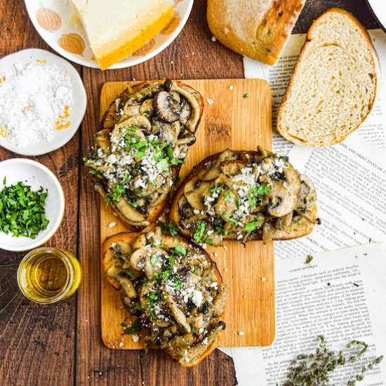 Mushrooms on toast - Recipe photo by Annikaeats