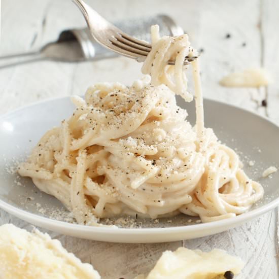 Easy One-Pot Pasta (Cacio e Pepe) - Recipe photo by 3-Ingredient Meals