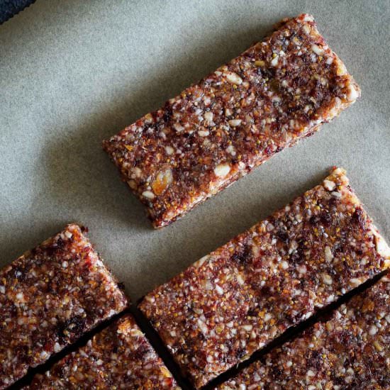 Fig bars - Recipe photo by Ourplantbasedworld