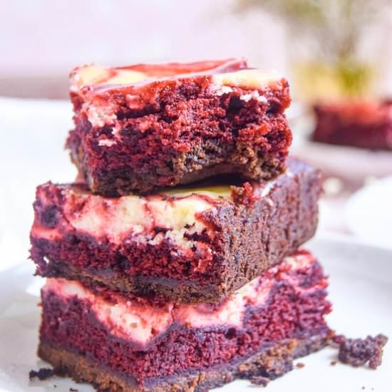 Red Velvet Cheesecake Bars - Recipe photo by Annikaeats