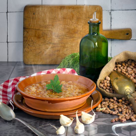 ALUBIAS PINTAS CON REPOLLO - Recipe photo by JUEGODESABORES