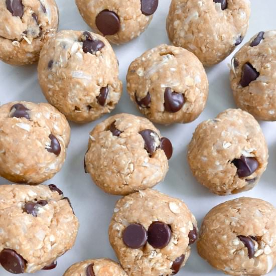 Peanut Butter Chocolate Chip Balls - Recipe photo by simplytaralynn