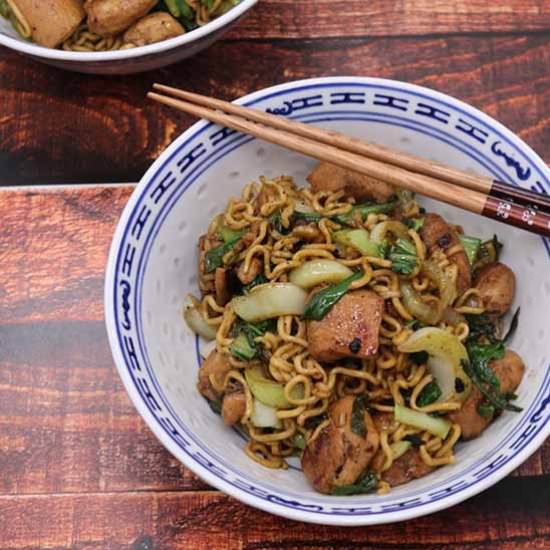 Spicy Chicken Chow Mein - Recipe photo by fellybull