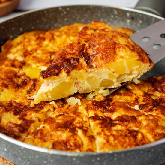 Potato tortilla - Recipe photo by mecooks.com