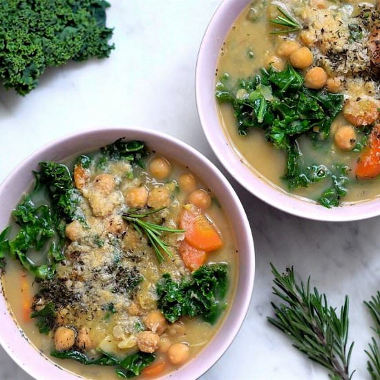 Tuscan Kale and Chickpea Soup - Recipe photo by mariateodorastefan