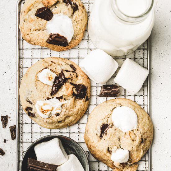 S'mores cookies recipe - Recipe photo by Sweetly Cakes
