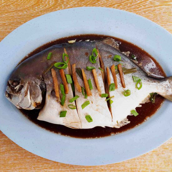 Steamed Pompano with Soy Sauce - Recipe photo by saodeh