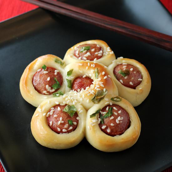 Hot Dog Flower Buns - Recipe photo by Food Gal