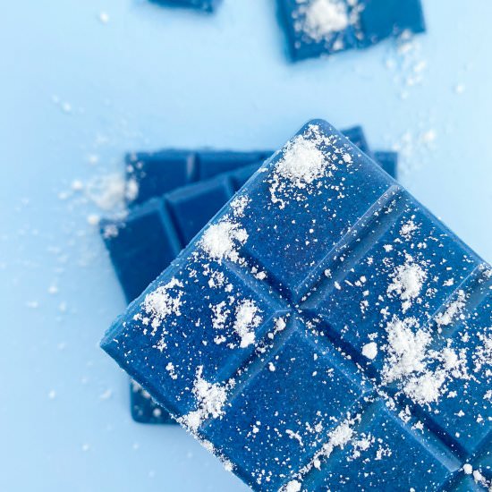 Blue Chocolate (vegan, sugar-free) - Recipe photo by Revelinplants