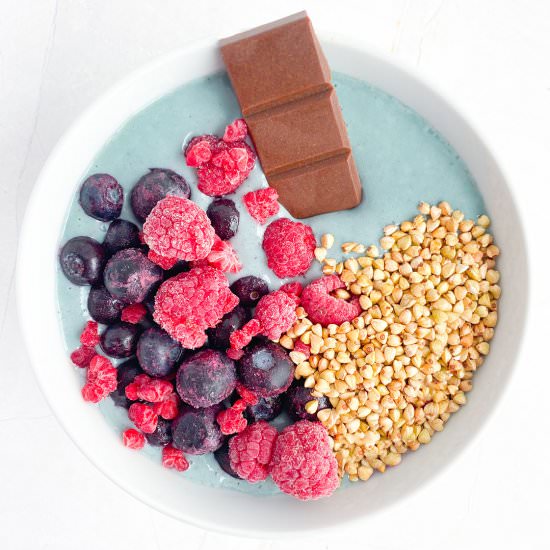 Banana Passionfruit Smoothie Bowl - Recipe photo by Revelinplants