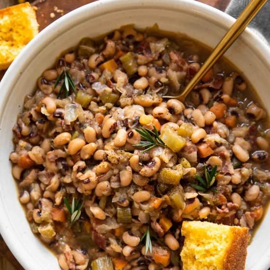 Instant Pot Black Eyed Peas - Recipe photo by Jar Of Lemons
