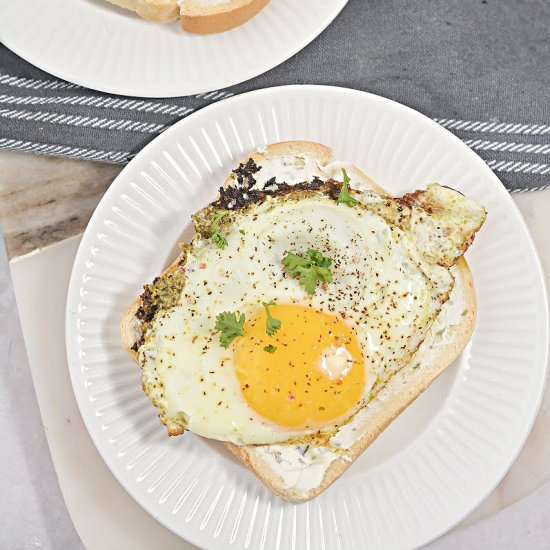 KETO PESTO EGGS TOAST - Recipe photo by Stylish Cravings