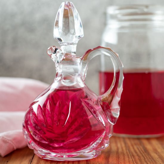 Chive blossom vinegar - Recipe photo by BinkysCulinaryCarnival