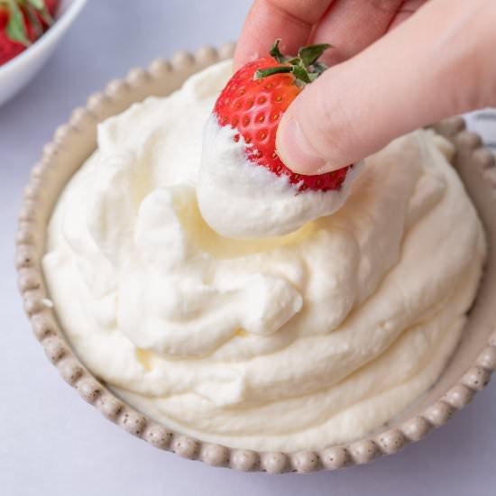 whipped cream - Recipe photo by everyday-delicious.com