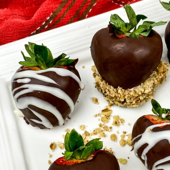 CHOCOLATE-COVERED STRAWBERRIES - Recipe photo by look my recipes