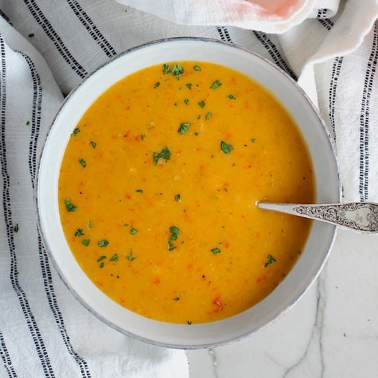 Creamy Red Pepper and Lentil Soup - Recipe photo by TalkingMeals