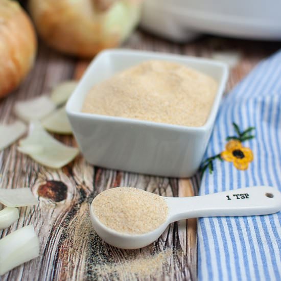 How to Make Onion Powder - Recipe photo by Everything Pretty