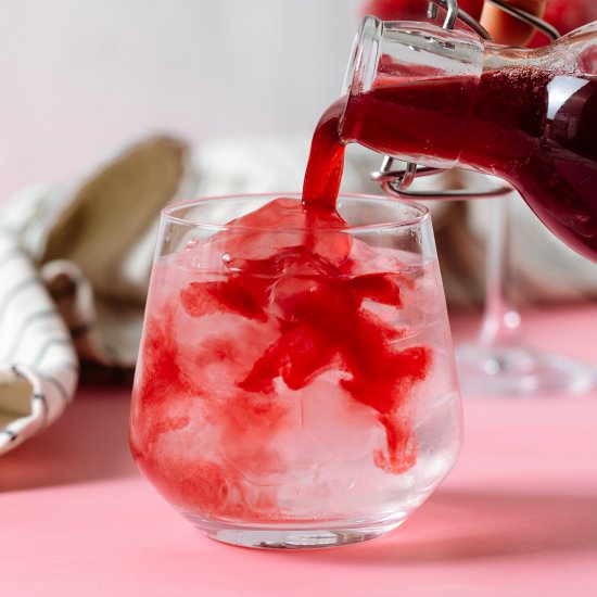 Raspberry simple syrup - Recipe photo by thehealthfulideas