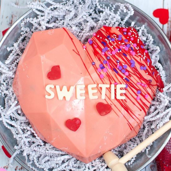 VALENTINE‘S DAY BREAKABLE HEART - Recipe photo by Easy Peasy Creative Ideas