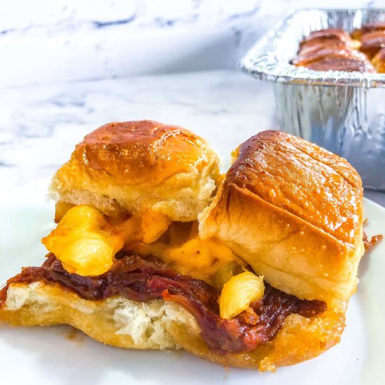 Mac & Cheese Pulled Pork Sliders - Recipe photo by House Hunk