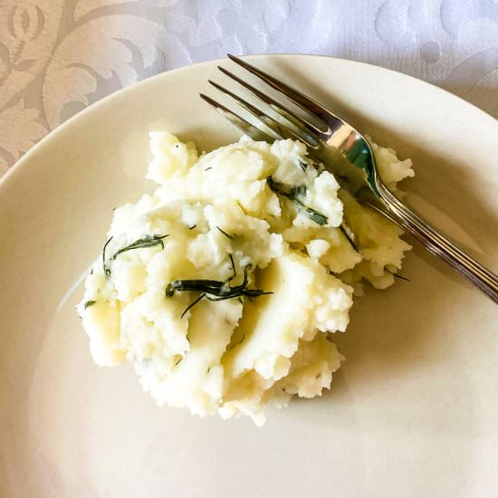 Buttermilk and Dill Mashed Potatoes - Recipe photo by Lisa G Cooks