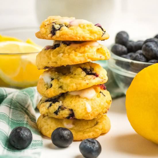 Blueberry Lemon Cookies - Recipe photo by CakeMixRecipes
