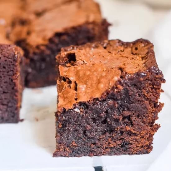 Crackle Top Brownies - Recipe photo by Annikaeats