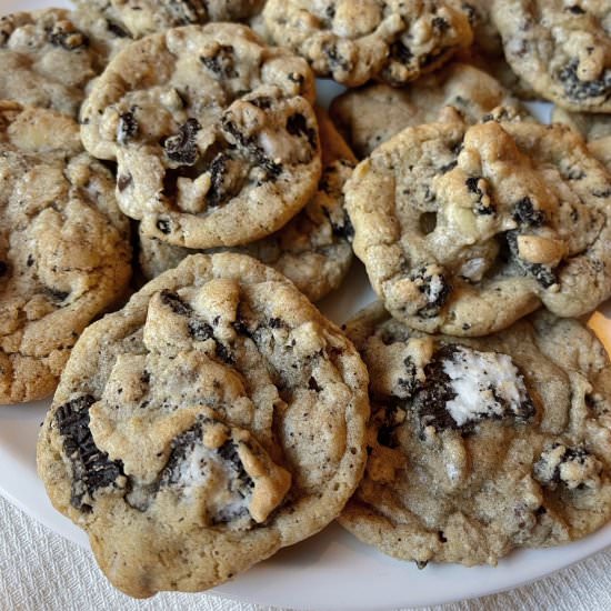 Cookies & Cream Cookies - Recipe photo by HungryBlonde