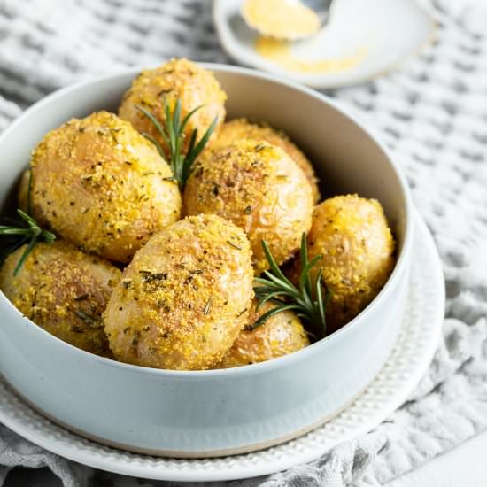 Whole Roasted Baby Potatoes - Recipe photo by itsnotcomplicatedrecipes