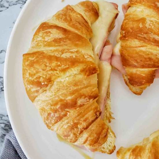 Air Fryer Croissants - Recipe photo by SweetCaramelSunday