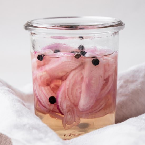 Quick and Easy Pickled Shallots - Recipe photo by nothangryanymore