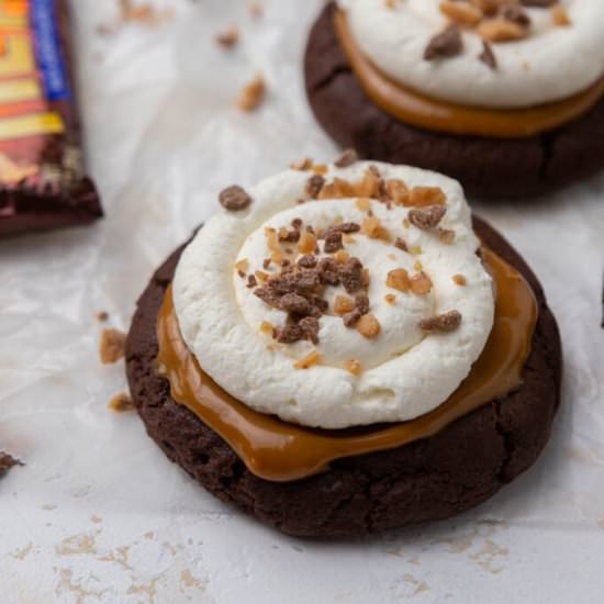 Crumbl Heath cake cookies - Recipe photo by lifestyleofafoodie